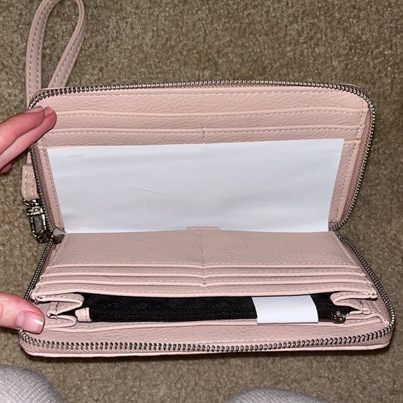 Steve Madden Wristlet- Never Used - Picture 3 of 4